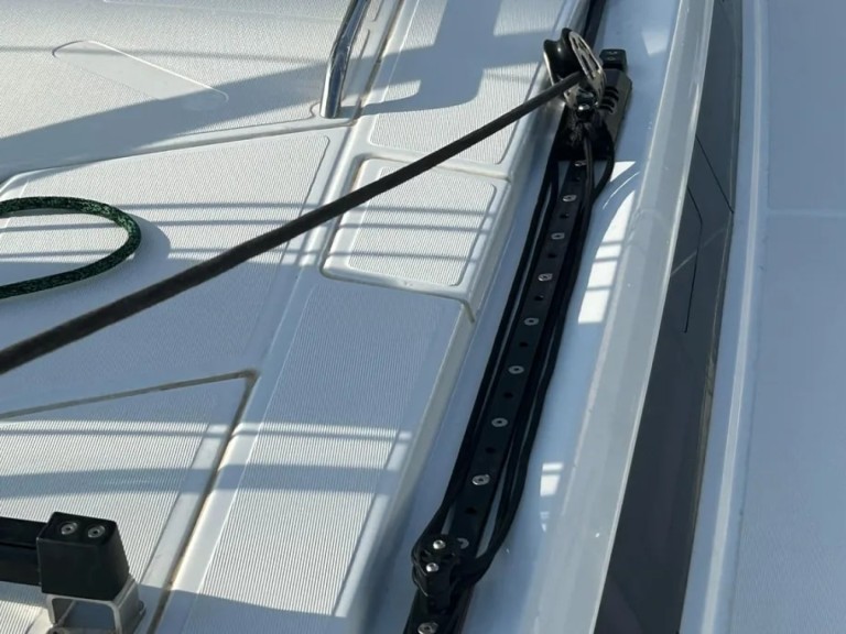 Location bateau Lávrio pas cher First 44