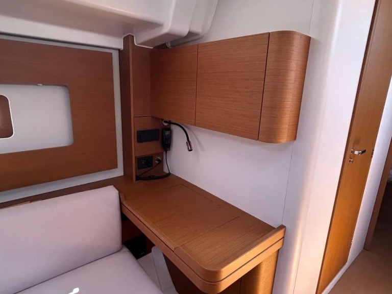 Location bateau Bénéteau First 44 à Lávrio sur Samboat