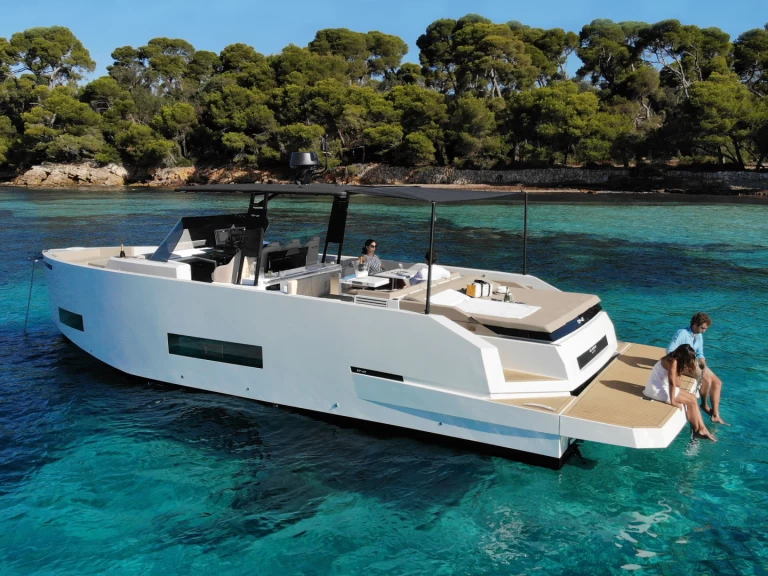 Location Bateau à moteur De Antonio avec permis