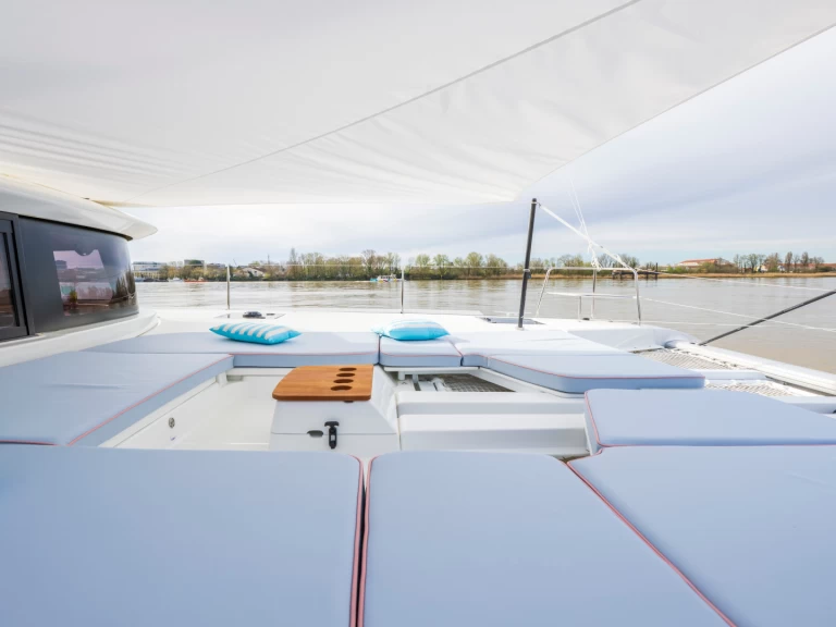 Location bateau Lagoon Lagoon 46 Owner's Version (LUXURY Equipped, SKIPPERED only) à Álimos sur Samboat