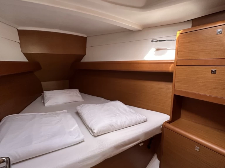 Location bateau Jeanneau Sun Odyssey 389 à Drage sur Samboat