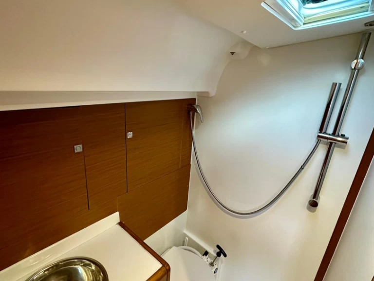 Jeanneau Sun Odyssey 449 a louer à Sukošan