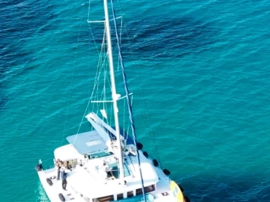Louer Catamaran avec ou sans skipper Lagoon à Álimos