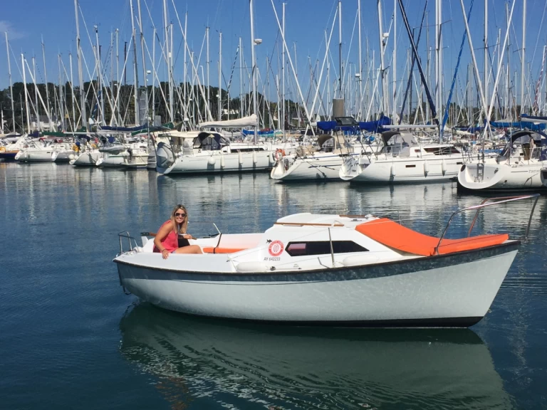 Location Bateau à moteur Bénéteau avec permis