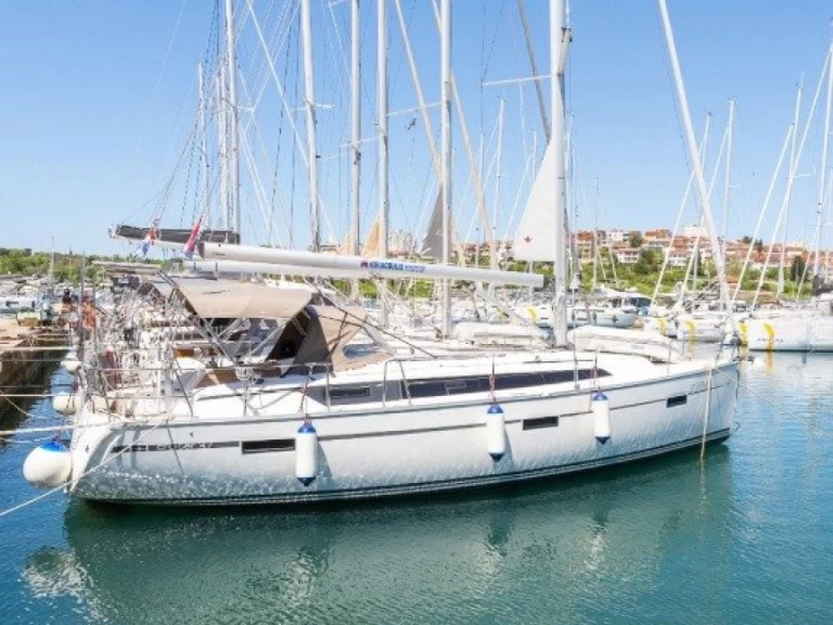 Bavaria Cruiser 37 a louer à Pula