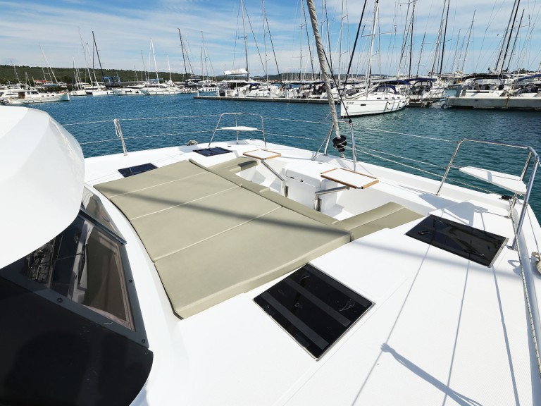 Catamaran à louer à Sukošan au meilleur prix