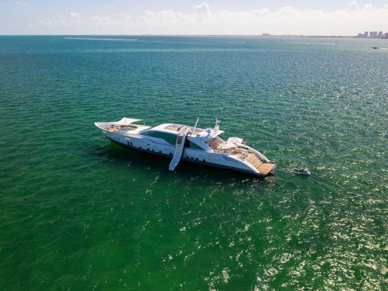 Location Yacht Tecnomar avec permis