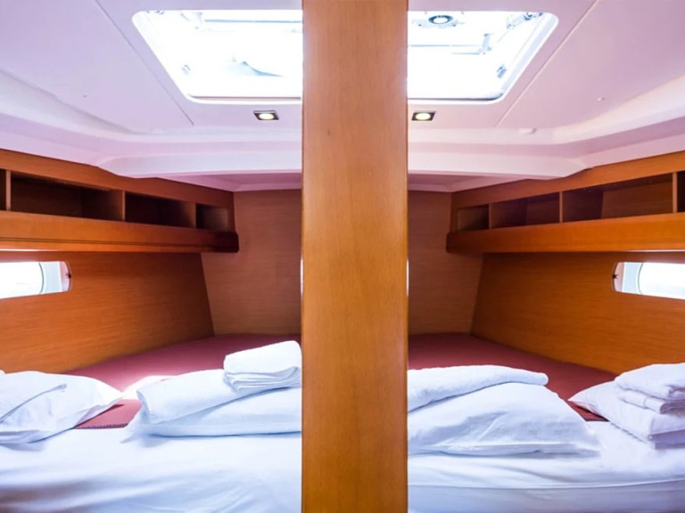 Location bateau Nikiána pas cher Sun Odyssey 469