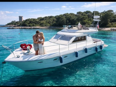 Alquiler de barcos Cannes barato de Ferretti 36