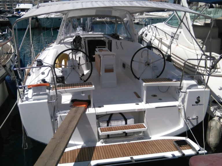 Location bateau Bénéteau Oceanis 38 à Procida sur Samboat