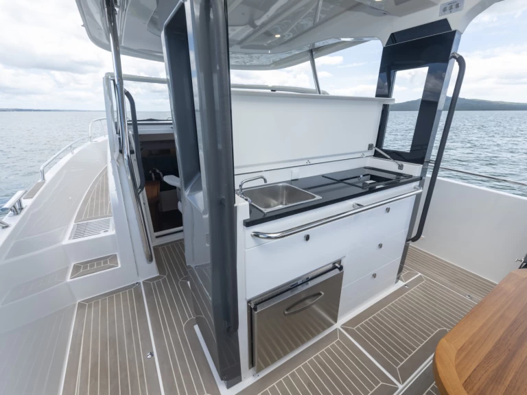 Louer Bateau à moteur avec ou sans skipper Nimbus à Níkiti