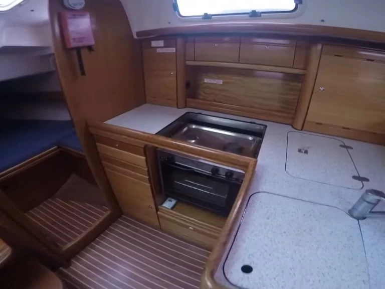 Louer Voilier avec ou sans skipper Bavaria à Nikiána