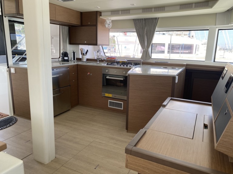 Location bateau Furnari pas cher Lagoon 52 F