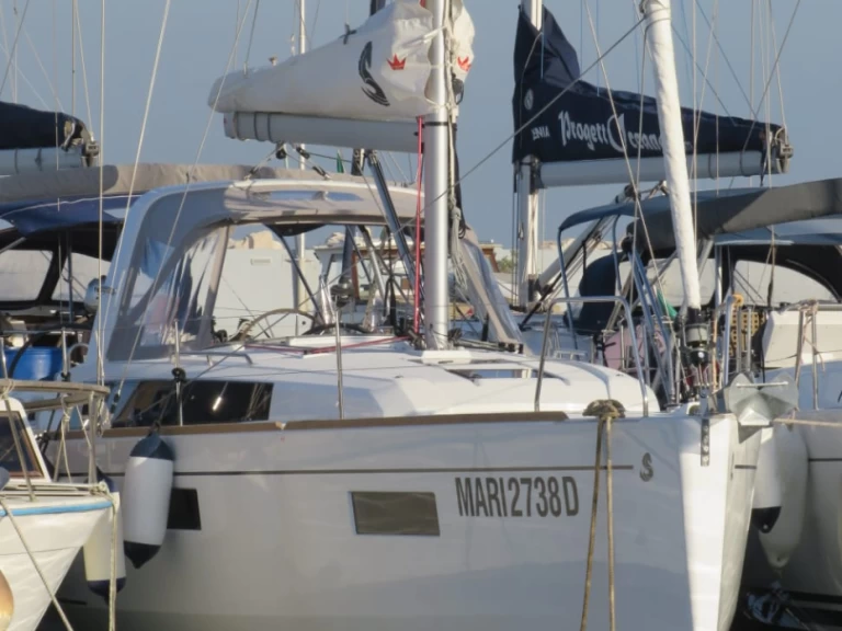 Bénéteau Oceanis 38 a louer à Procida