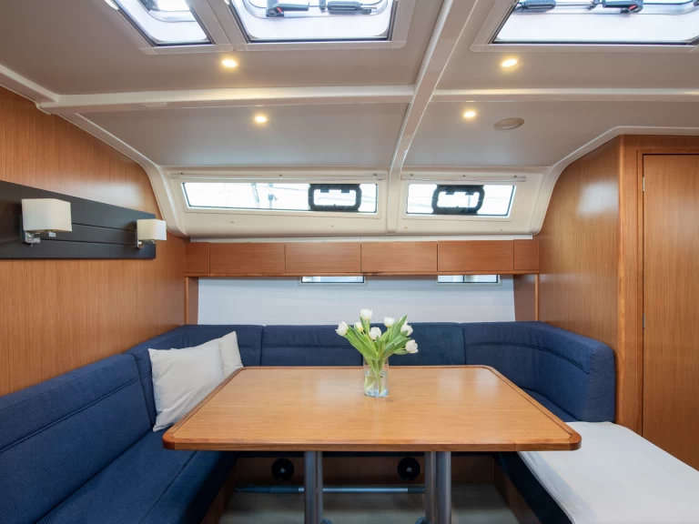 Location à Lávrio - Bavaria Cruiser 51 sur SamBoat