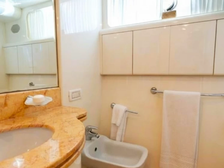 Aicon Aicon75 fly bridge  a louer à Miami