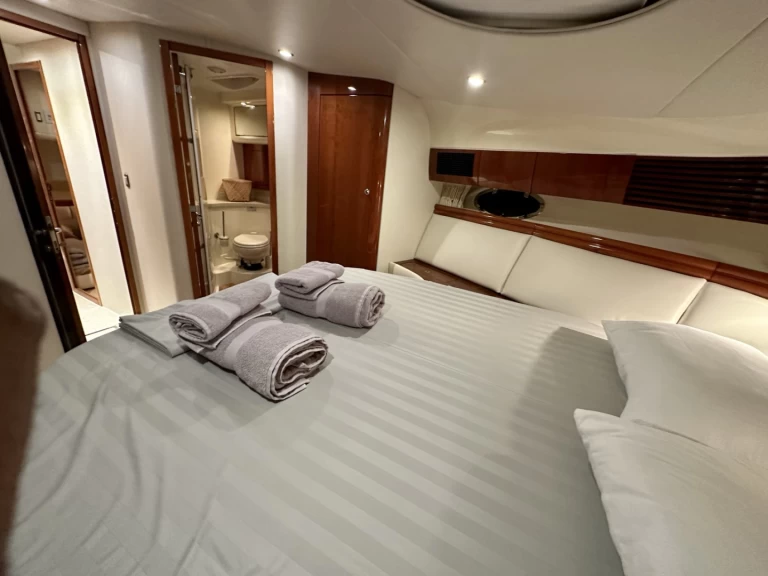 Location Bateau à moteur Fairline avec permis