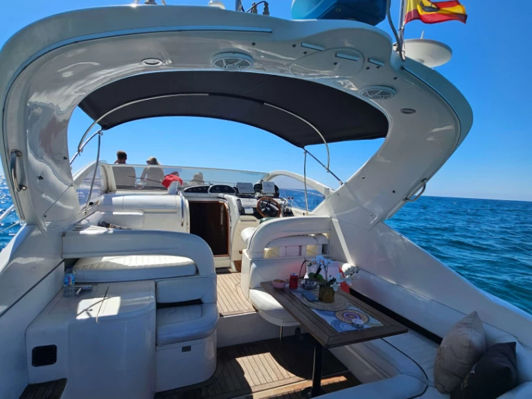 Louer Bateau à moteur avec ou sans skipper Fairline à Marbella