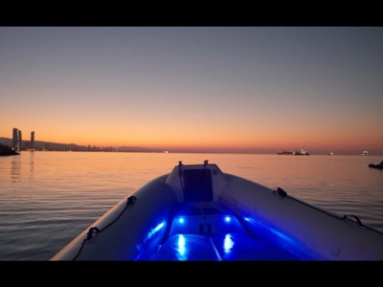 Semi-rigide à louer à Limassol Marina au meilleur prix