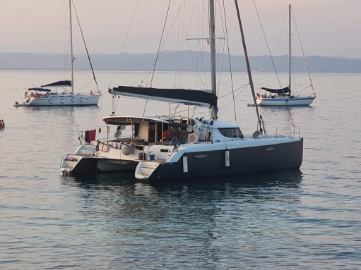 Louez un Fountaine Pajot Orana 44 à Toulon