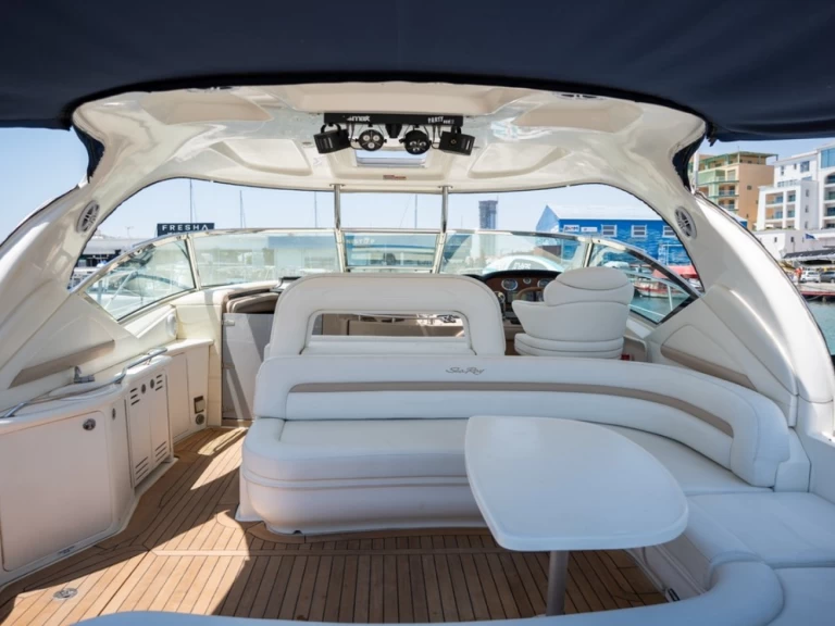 Location Bateau à moteur Sea Ray avec permis