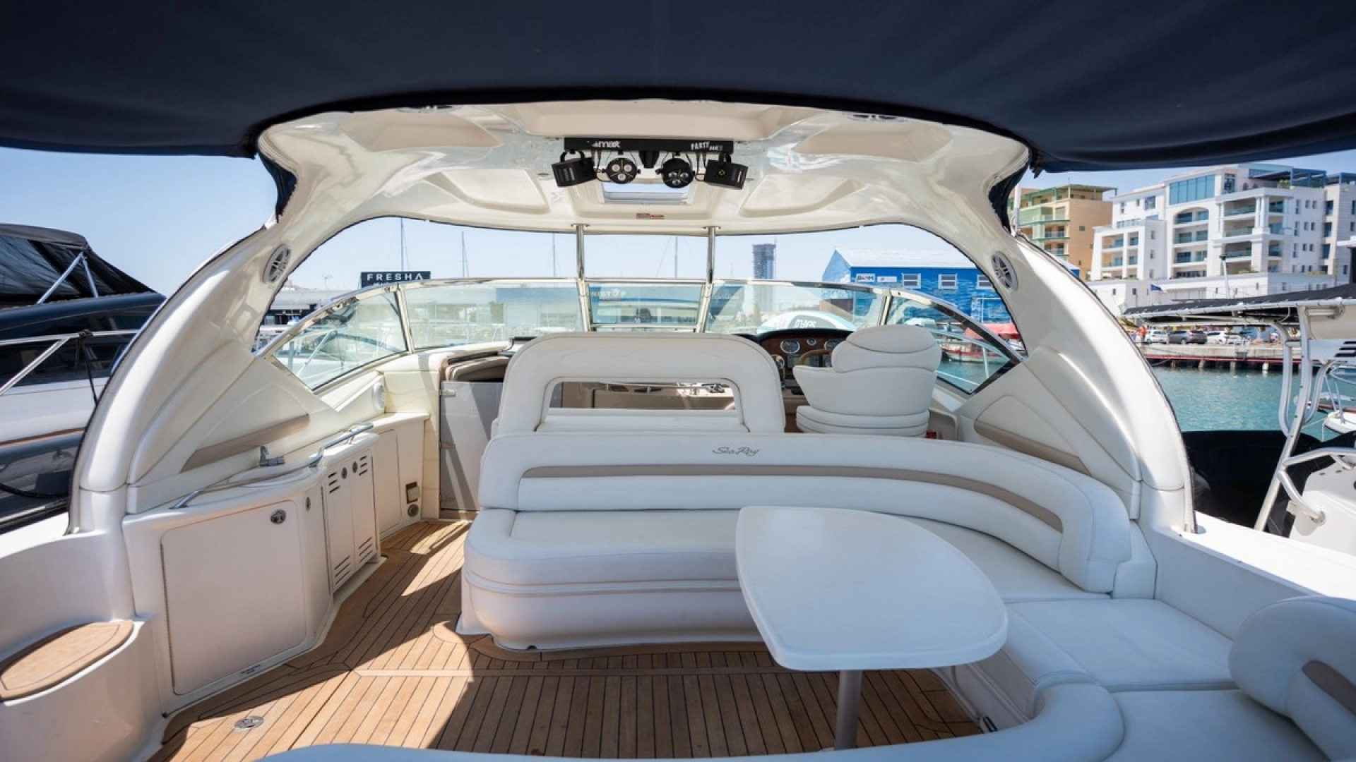 Location Bateau à moteur Sea Ray avec permis