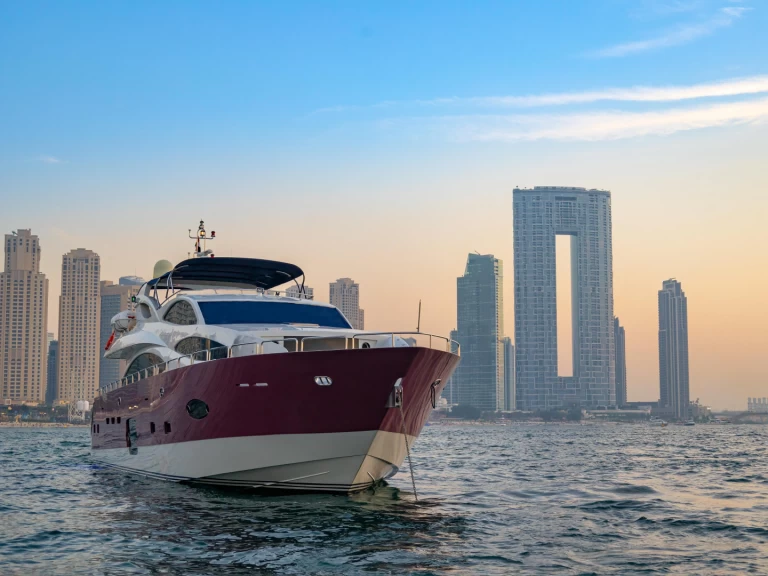 Location Yacht à Dubai Marina - KONA Kona