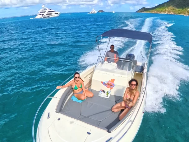 Location bateau Pacific Craft Pacific Craft 750 Open à Marigot sur Samboat