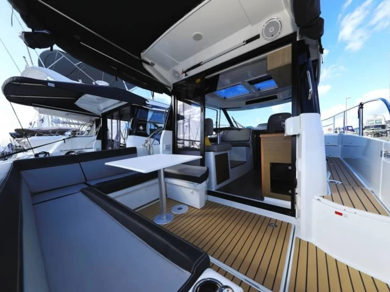 Location Bateau à moteur à Biograd na Moru - Jeanneau Merry Fisher 895