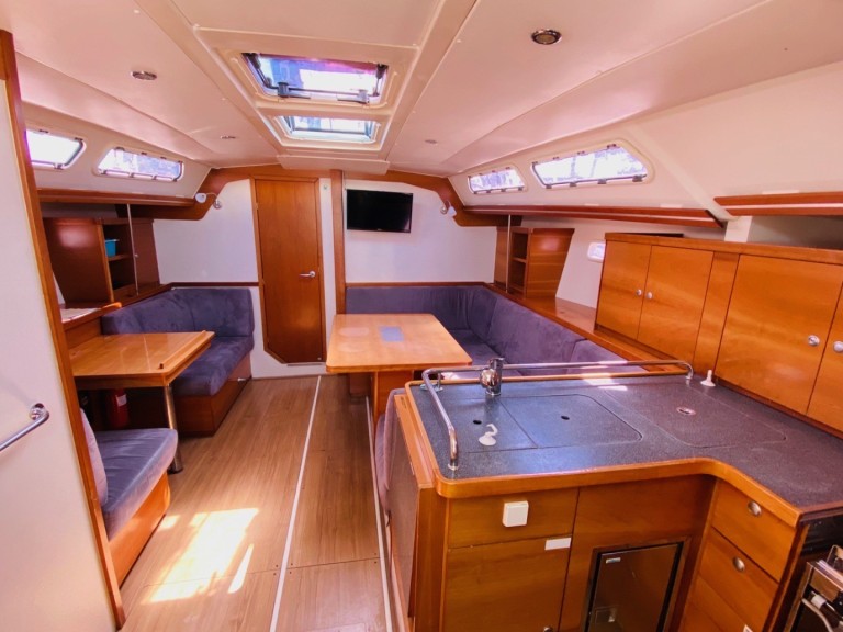 Location bateau Hanse Hanse 430 E à Pula sur Samboat