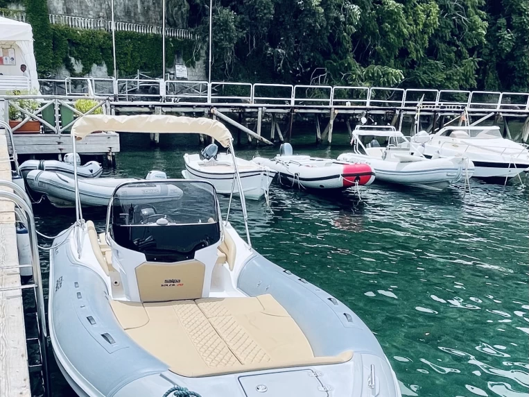 Louer Semi-rigide avec ou sans skipper Salpa à Sorrento