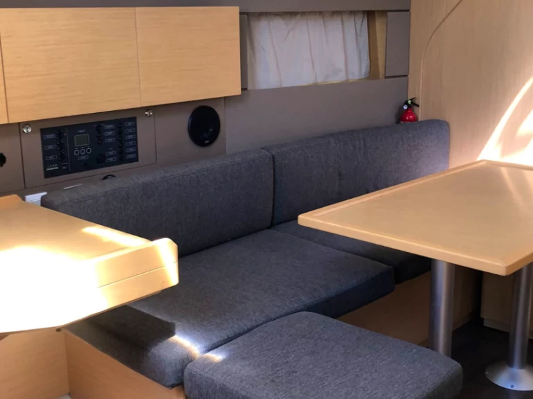 Louer Voilier avec ou sans skipper Bénéteau à Salerne