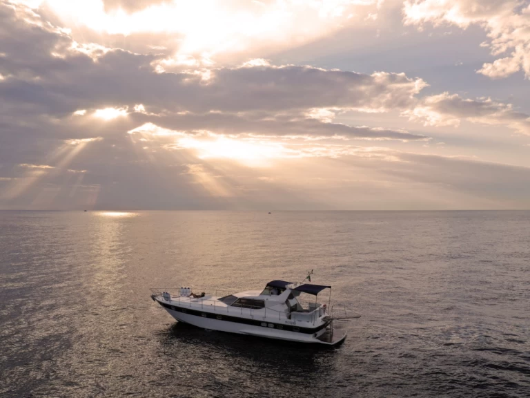 Location Bateau à moteur Sunkiss avec permis