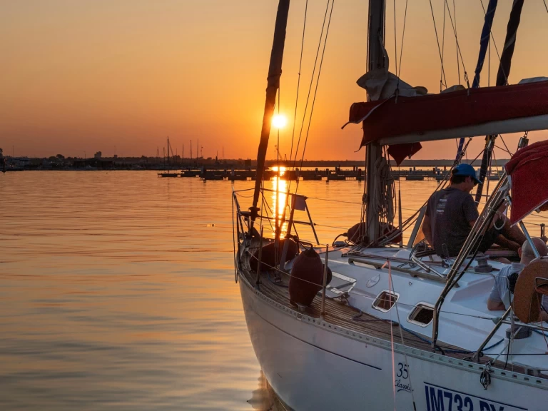 Louer Voilier avec ou sans skipper Dufour à Bari