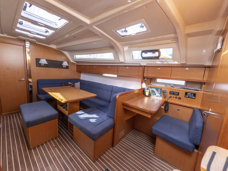 Louez un Bavaria Bavaria 41 Cruiser à Kalkara