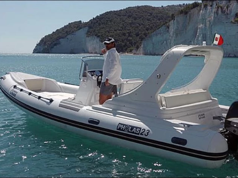 Louer Semi-rigide avec ou sans skipper Pholas à Sliema