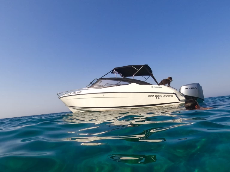 Location Semi-rigide à Latchi - Parker 630 bowrider 