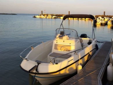 Bareboat Rental Motorboat Quicksilver with a boat licence