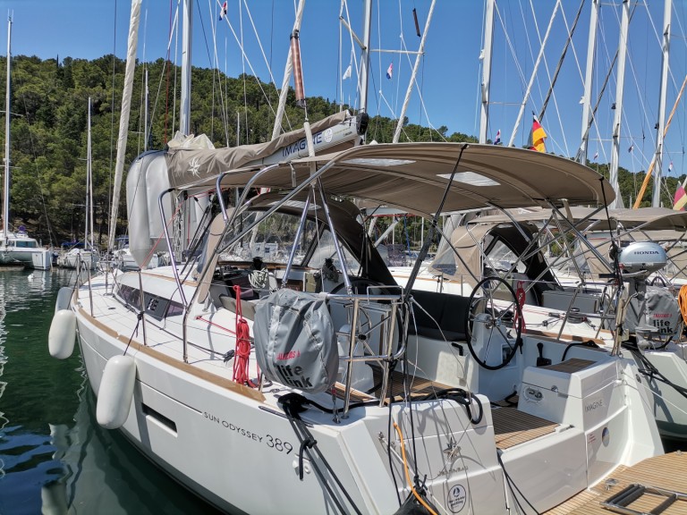 Location Voilier à Gouviá - Jeanneau Sun Odyssey 389