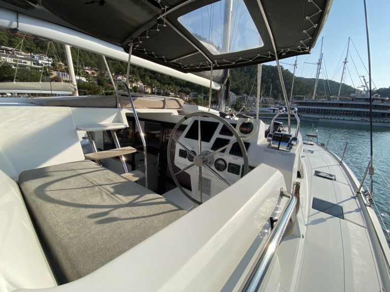 Location bateau Fethiye pas cher Astrea 42