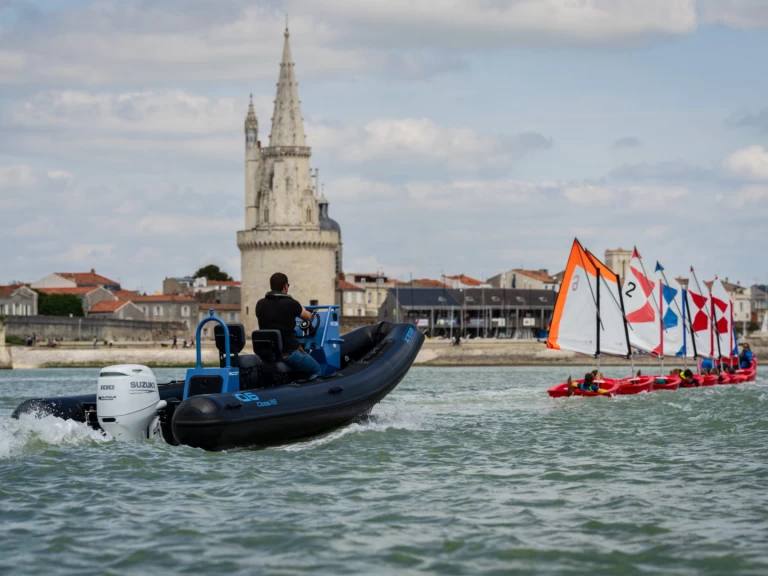 Bateau à moteur à louer à La Rochelle au meilleur prix