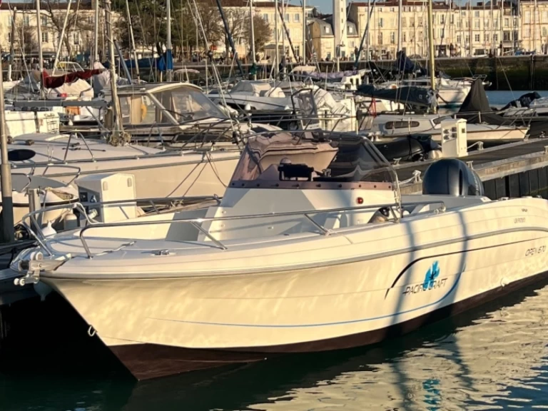 Bateau à moteur à louer à La Flotte au meilleur prix