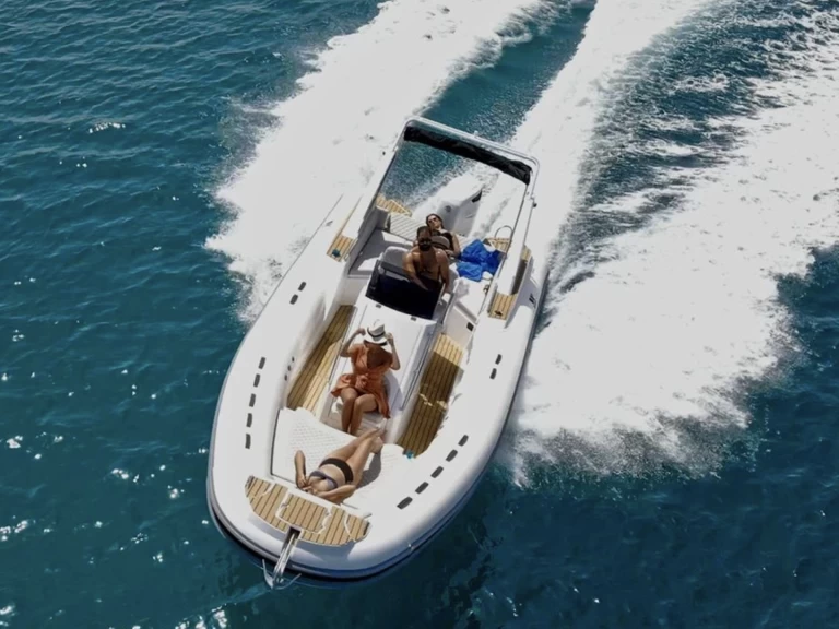 Location Semi-rigide à La Flotte - Tiger 850