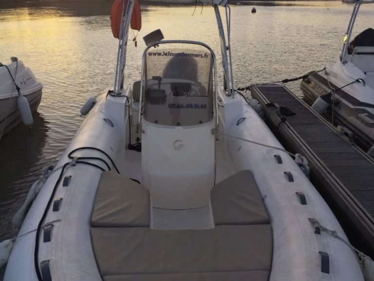 Semi-rigide à louer à Châtelaillon-Plage au meilleur prix