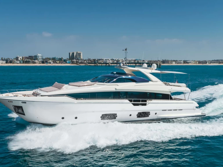 Location Yacht à New England - Ferretti SOL SHINE 