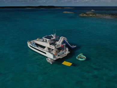 Luxury Yacht rental in Bahamas - Two Oceans SOLAIRE