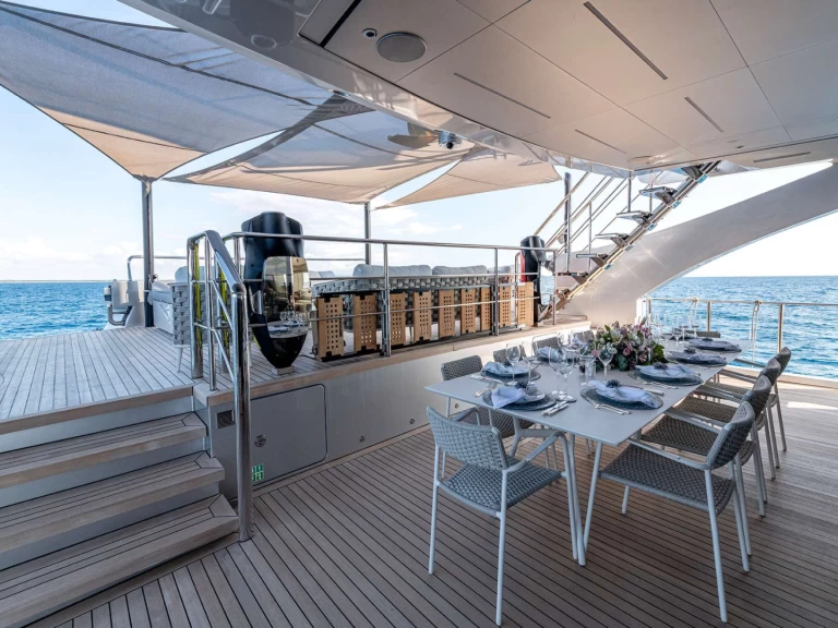 Location Yacht Pershing avec permis
