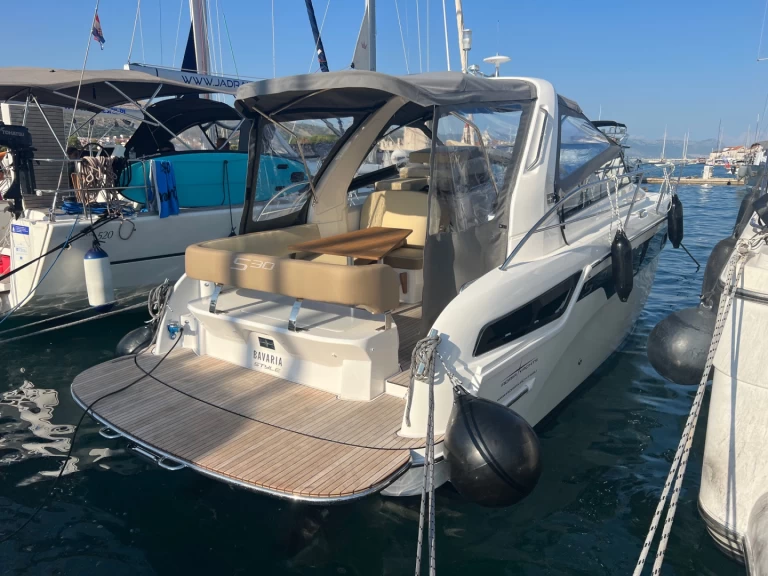 Louer Bateau à moteur avec ou sans skipper Bavaria à Biograd na Moru
