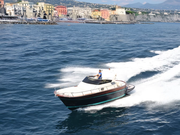 Jeranto Sorrento 30Coupè a louer à Sorrento