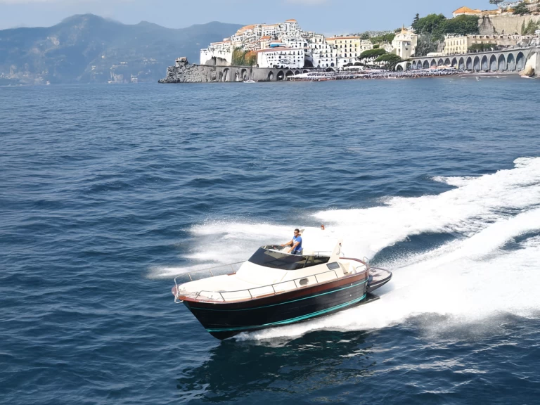 Location Bateau à moteur Jeranto avec permis